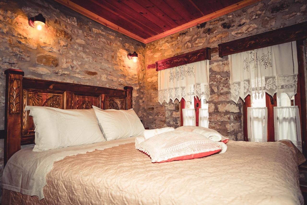 Medieval Rooms Gjirokastër Exteriör bild
